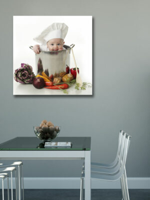Quadro moderno bambini "PICCOLO CHEF IN PENTOLA" - Stampa su tela