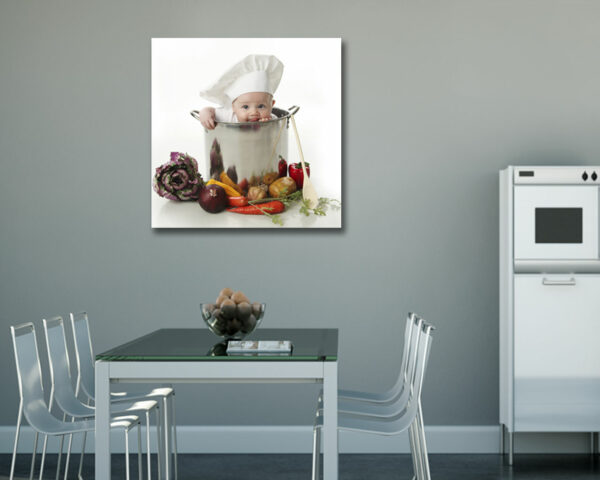 Quadro moderno bambini "PICCOLO CHEF IN PENTOLA" - Stampa su tela