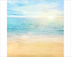 raggi di sole sulla sabbia dorata