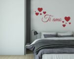 Adesivo da parete amore "TI AMO TRA CUORI"