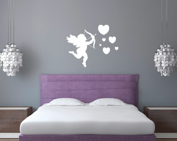 Adesivo da parete amore "CUPIDO TRA CUORI" - Adesivo murale