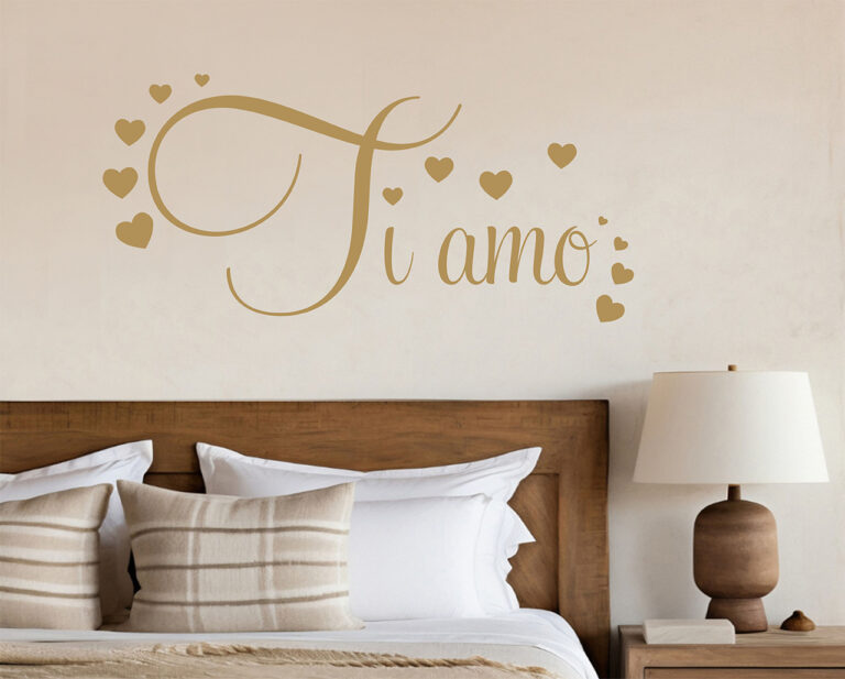 Adesivo da parete amore "TI AMO TRA CUORI"