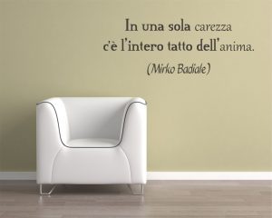 adesivo murale-Mirko Badiale-in una sola carezza