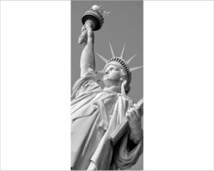 Sotto la statua della libertà