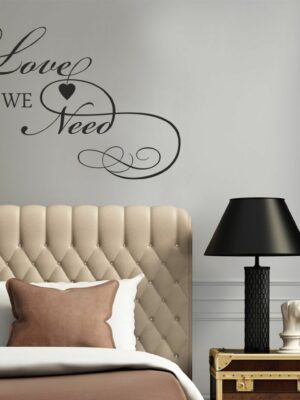 Adesivo da parete amore "LOVE IS ALL WE NEED" - Adesivo murale