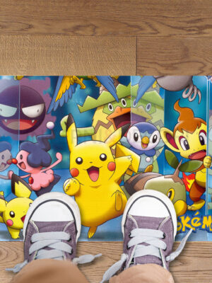 Tappeto adesivo bambini "ARRIVANO I POKÉMON" - Adesivo per pavimento