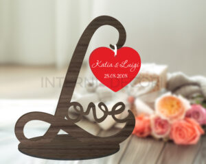 Decorazioni a taglio laser-cuore rosso con nomi-scritta love in legno