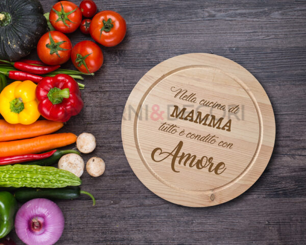 Tagliere in legno festa della mamma "NELLA CUCINA DI MAMMA"
