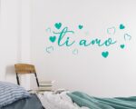 Adesivo da parete amore "TI AMO TRA CUORI"