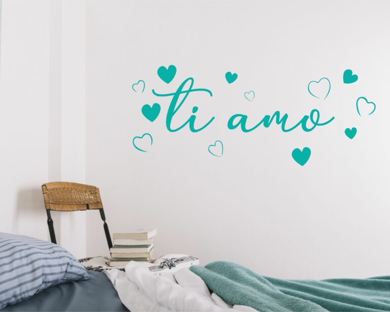 Adesivo da parete amore "TI AMO TRA CUORI"
