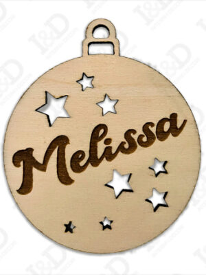 Nome inciso tra le stelle-pallina di Natale personalizzata