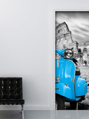 Decoro porta Roma "VESPA 50 DAVANTI AL COLOSSEO"