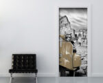 Decoro porta Roma "VESPA 50 DAVANTI AL COLOSSEO"