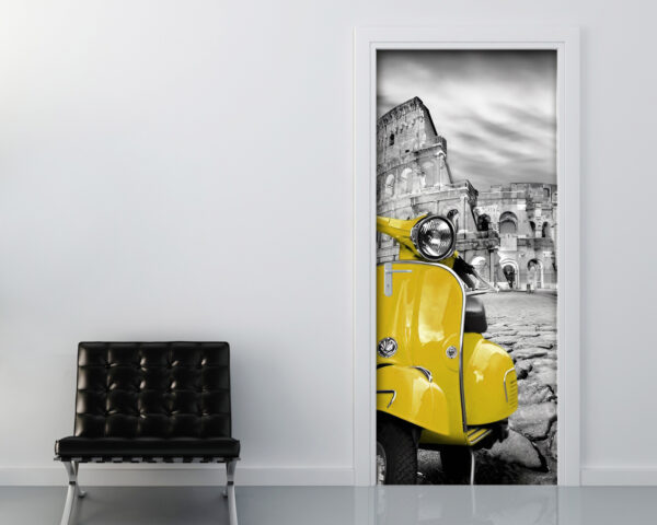 Decoro porta Roma "VESPA 50 DAVANTI AL COLOSSEO"