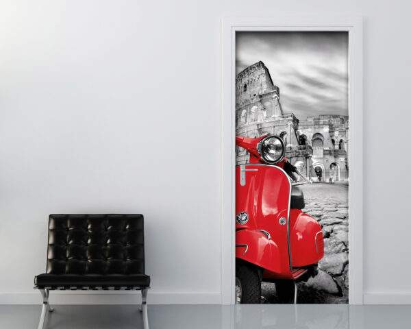 Decoro porta Roma "VESPA 50 DAVANTI AL COLOSSEO"