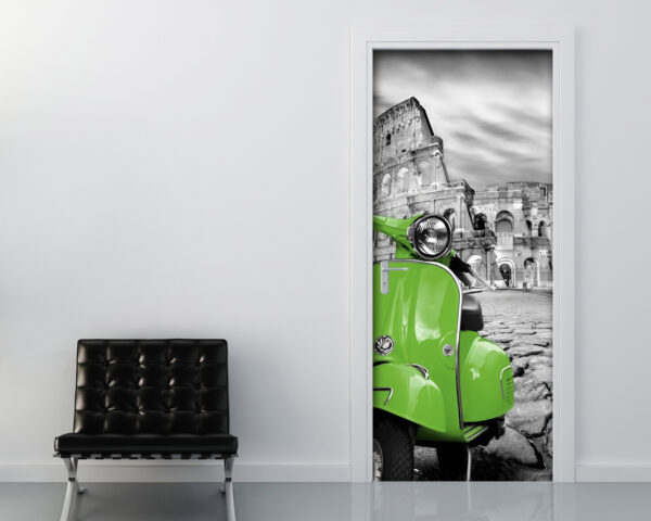 Decoro porta Roma "VESPA 50 DAVANTI AL COLOSSEO"